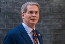 贝森特指责鲍威尔未积极推动降息 称正在面试11位主席候选人-程序员中文网